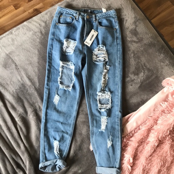 New boohoo size 6 ripped mom jeans - Picture 1 of 1